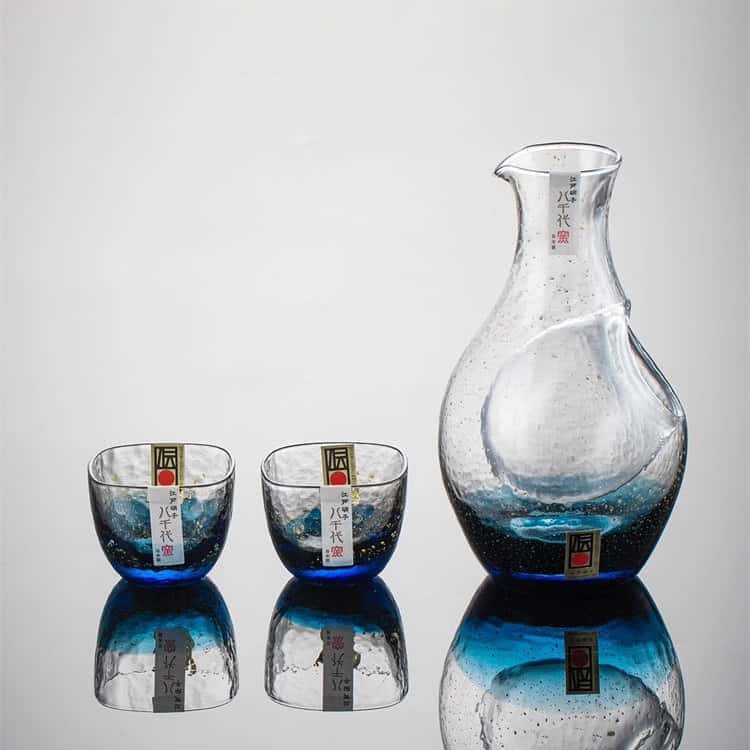 Toyo-Sasaki Hoshi Nagare Gold Foil Cold Sake Set - Main Image