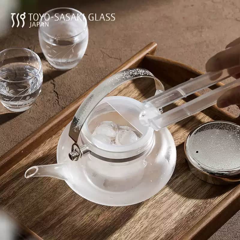 Toyo-Sasaki Handcrafted Chirori Cold Sake Set - Image 2